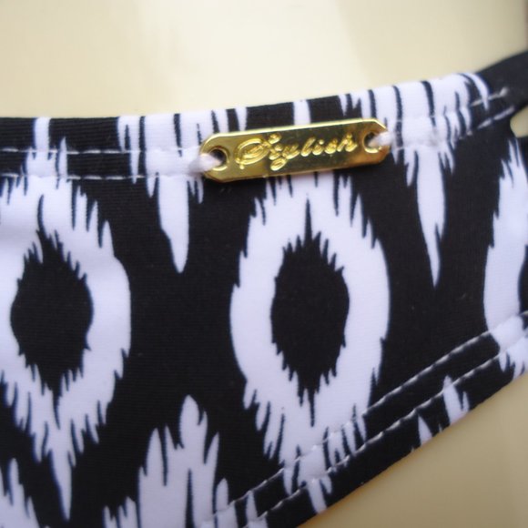 NWT. SIZE L. STYLISH swimwear bikini set. - Picture 13 of 15